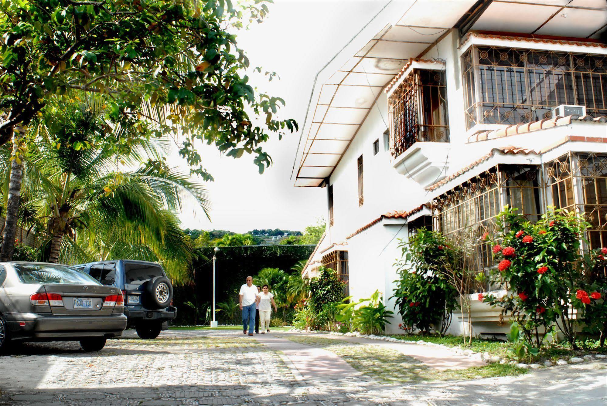 Hotel Santa Elena San Salvador Exterior photo